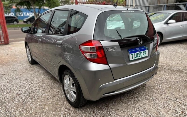imagem-https://www.socarrao.com.br/sc-vehicle-images-prod/3794803/1789231720647-8471848_7_B_c10418da2d.jpeg