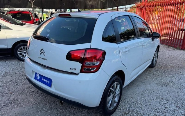 imagem-https://www.socarrao.com.br/sc-vehicle-images-prod/3794887/1789233059181-8471917_7_B_2d4f777a37.jpeg