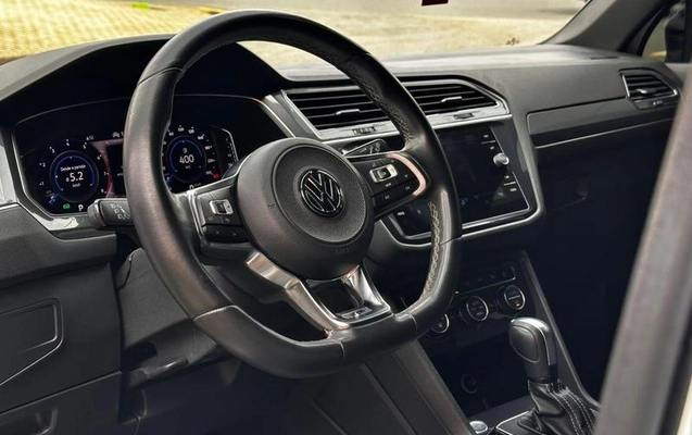 imagem-https://www.socarrao.com.br/sc-vehicle-images-prod/3794922/1789233435662-8471871_8_B_5c35112b6c.jpeg