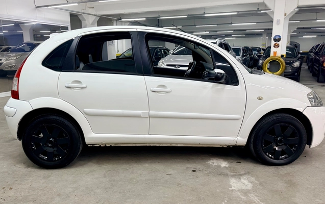 imagem-https://www.socarrao.com.br/sc-vehicle-images-prod/3794930/1789241687093-dacb03d5f6904646957d5ed51196f3a8_1789241414084.jpg