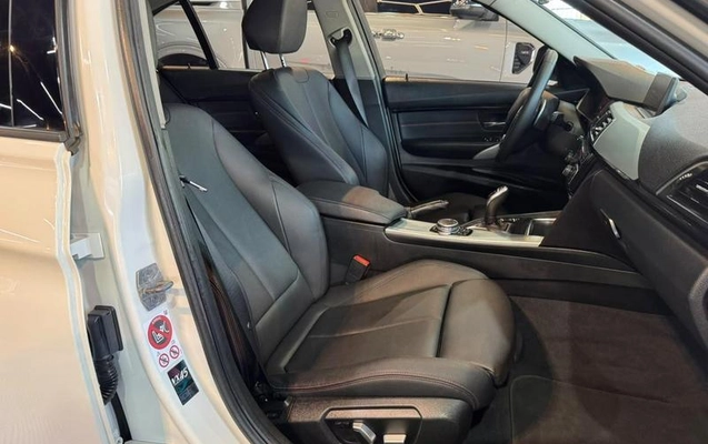 imagem-https://www.socarrao.com.br/sc-vehicle-images-prod/3794961/1789999785428-8471969_17_B_75ebe6ea1e.jpeg