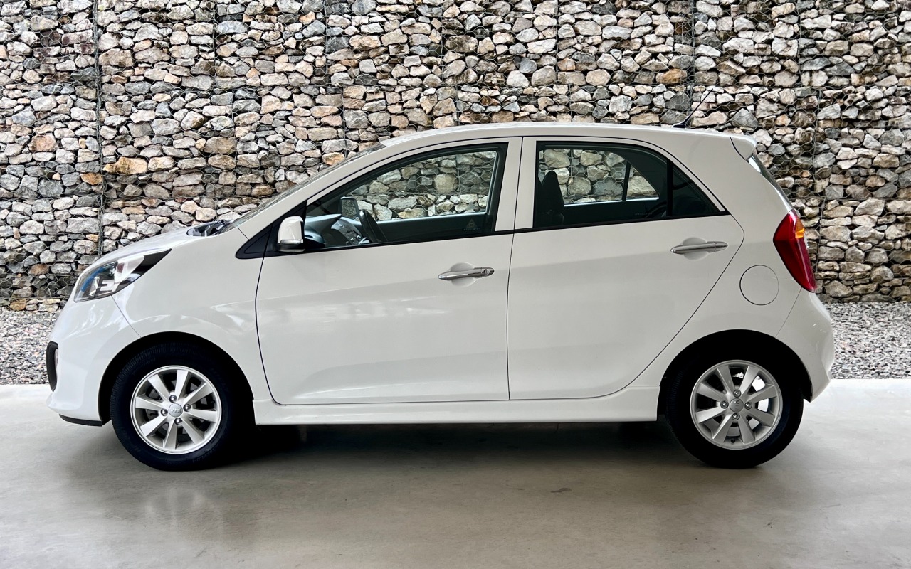 imagem-https://www.socarrao.com.br/sc-vehicle-images-prod/3795016/1789235150513-SU1HXzM0MTkuanBn.jpg