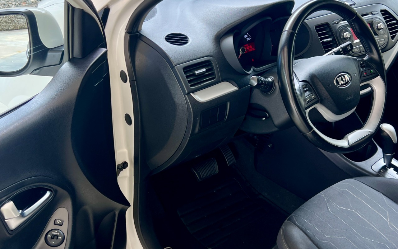 imagem-https://www.socarrao.com.br/sc-vehicle-images-prod/3795016/1789235151473-SU1HXzM0NDEuanBn.jpg