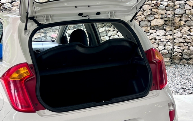 imagem-https://www.socarrao.com.br/sc-vehicle-images-prod/3795016/1789235152048-SU1HXzM0NDguanBn.jpg