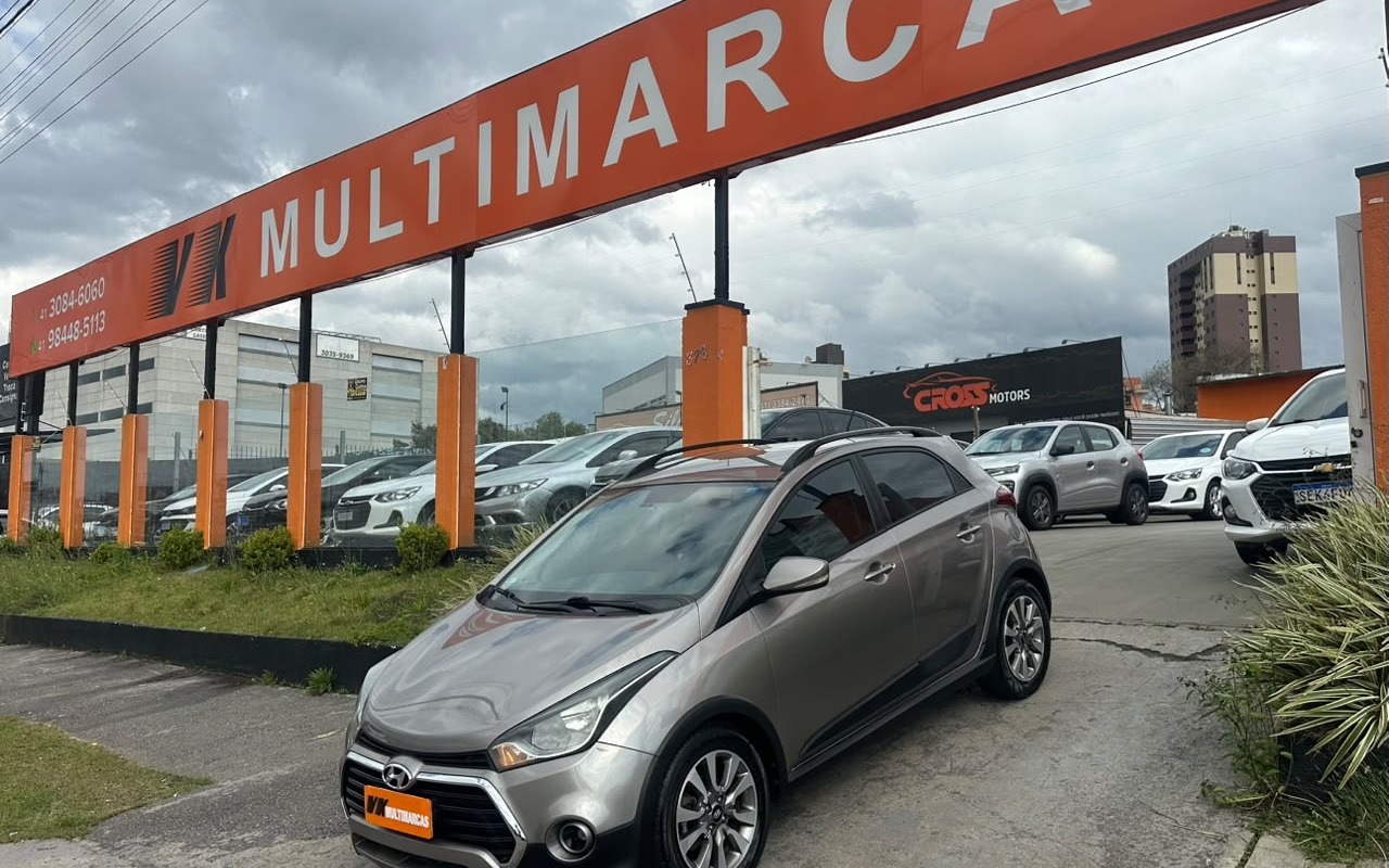 Hyundai HB20X 2016 Bege — foto 1 de 3