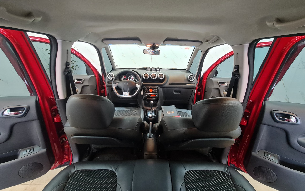 imagem-https://www.socarrao.com.br/sc-vehicle-images-prod/3795061/1789388955752-OS5qcGc.jpg