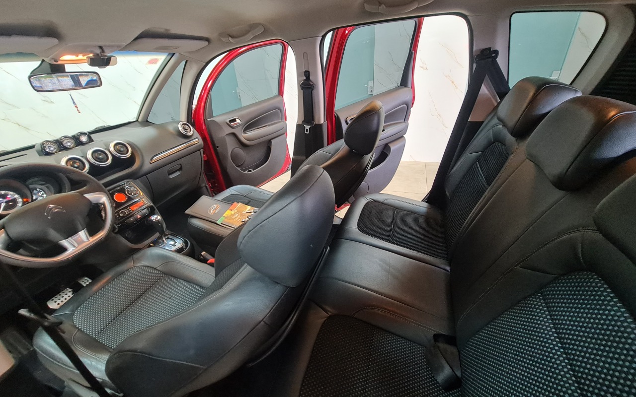 imagem-https://www.socarrao.com.br/sc-vehicle-images-prod/3795061/1789388955897-MTAuanBn.jpg