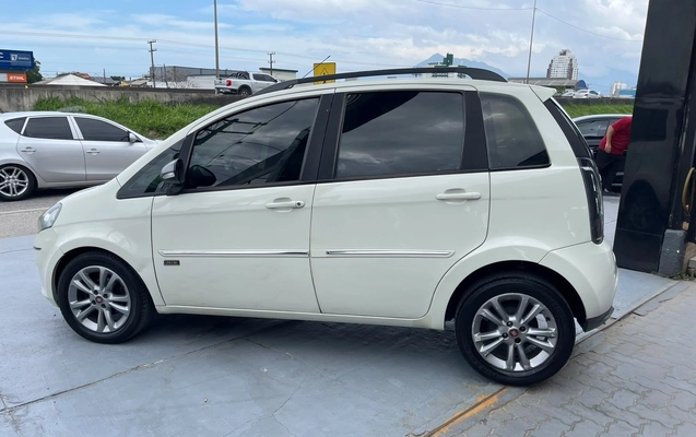 imagem-https://www.socarrao.com.br/sc-vehicle-images-prod/3795165/1789491873687-1753ac7a636d41acb4636d45cb3432db_1789491447756.jpg