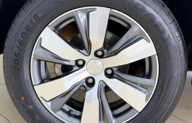 imagem-https://www.socarrao.com.br/sc-vehicle-images-prod/3795180/1789425993275-8472129_15_B_568fbb3f96.jpeg