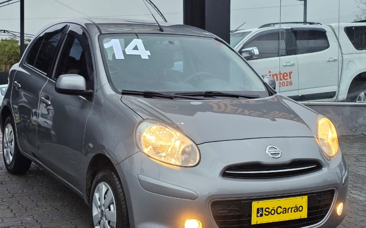Nissan MARCH 2014 Prata — foto 1 de 3