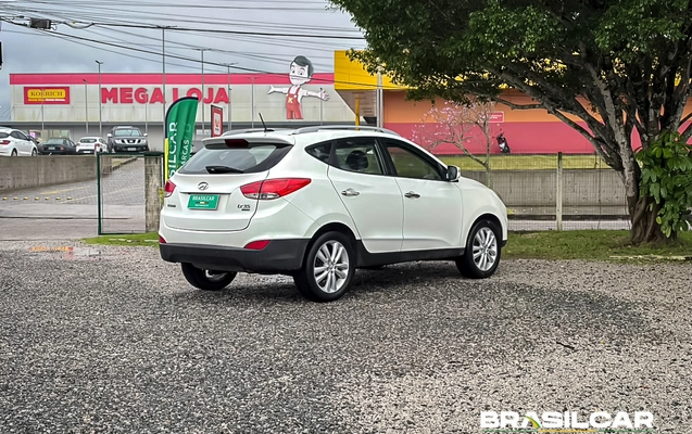 imagem-https://www.socarrao.com.br/sc-vehicle-images-prod/3795397/1789239840824-003_89a7cb828f7e51142025799040548041.jpg