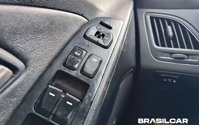 imagem-https://www.socarrao.com.br/sc-vehicle-images-prod/3795397/1789239840850-003_e161da42c44ff80de0350a659e312b4b.jpg