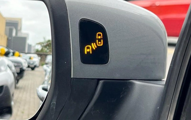 imagem-https://www.socarrao.com.br/sc-vehicle-images-prod/3795661/1789240904116-ODQ3MTE4NF8xMF9CX2Y4NTA3ZTViMGMuanBlZw.jpeg