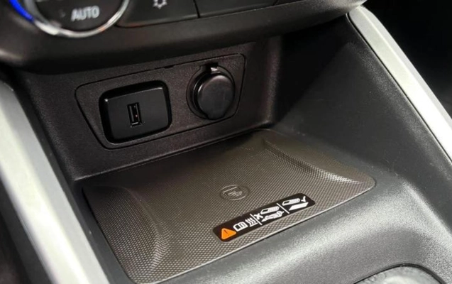 imagem-https://www.socarrao.com.br/sc-vehicle-images-prod/3795677/1789241274906-ODQ3MDQ0M18xMl9CX2Q1ZTFlNWFhMmYuanBlZw.jpeg
