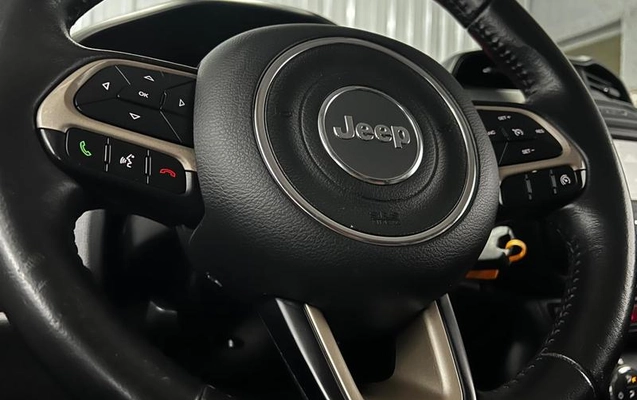 imagem-https://www.socarrao.com.br/sc-vehicle-images-prod/3795701/1789391505886-8452739_12_B_1ba36be2a4.jpeg