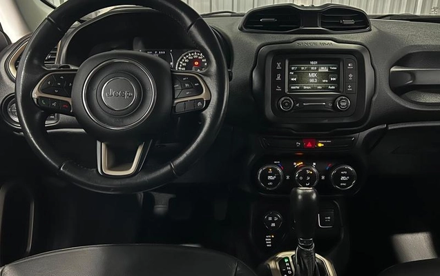 imagem-https://www.socarrao.com.br/sc-vehicle-images-prod/3795701/1789391505887-8452739_13_B_07aedad598.jpeg