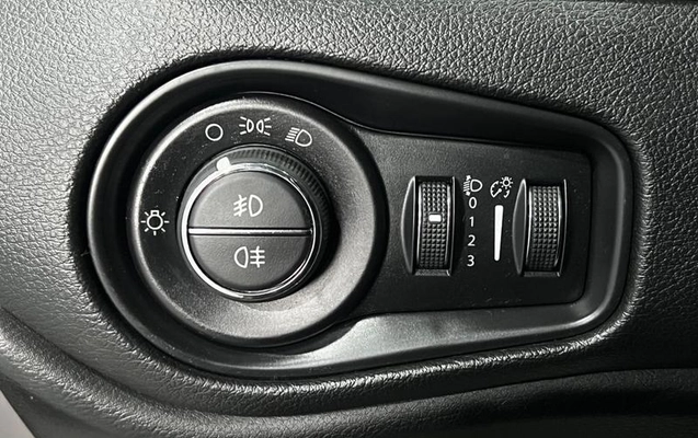 imagem-https://www.socarrao.com.br/sc-vehicle-images-prod/3795701/1789391505896-8452739_18_B_fa38f4d8f7.jpeg