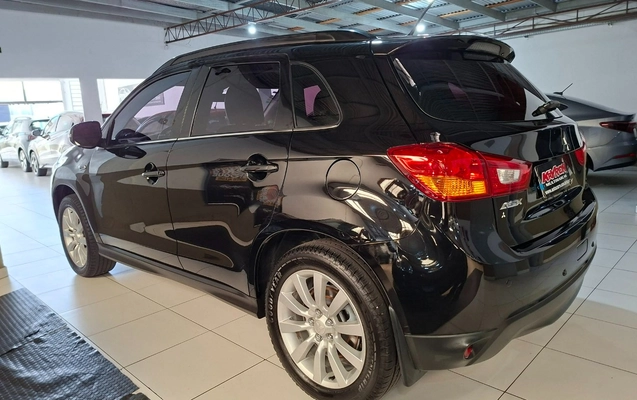 imagem-https://www.socarrao.com.br/sc-vehicle-images-prod/3795821/1789244116028-My5qcGc.jpg