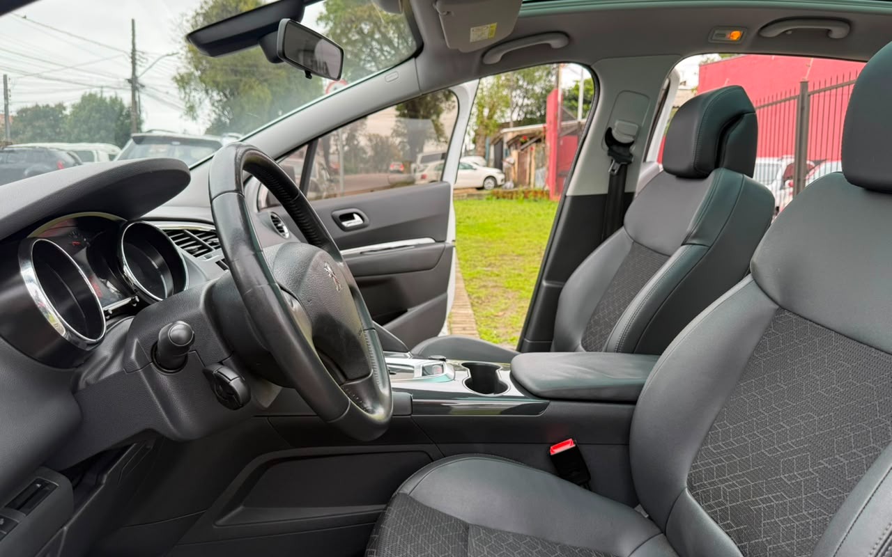 imagem-https://www.socarrao.com.br/sc-vehicle-images-prod/3796332/1789266802313-V2hhdHNBcHAgSW1hZ2UgMjAyNi0wOS0xMiBhdCAyMy4wMy4zOSAoMSkuanBlZw.jpeg