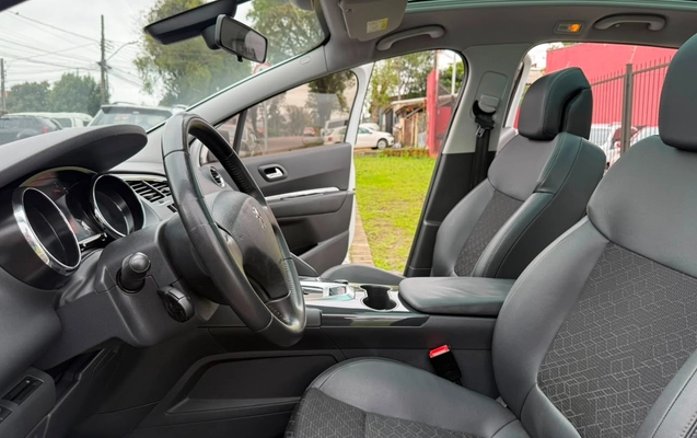imagem-https://www.socarrao.com.br/sc-vehicle-images-prod/3796332/1789266802313-V2hhdHNBcHAgSW1hZ2UgMjAyNi0wOS0xMiBhdCAyMy4wMy4zOSAoMSkuanBlZw.jpeg