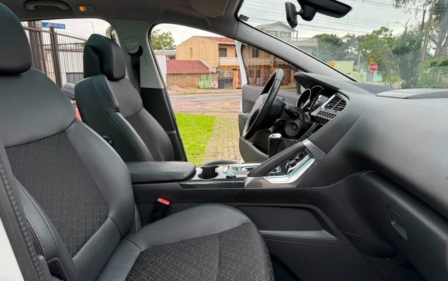 imagem-https://www.socarrao.com.br/sc-vehicle-images-prod/3796332/1789266802432-V2hhdHNBcHAgSW1hZ2UgMjAyNi0wOS0xMiBhdCAyMy4wMy4zOSAoMikuanBlZw.jpeg