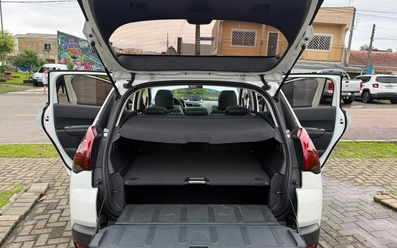 imagem-https://www.socarrao.com.br/sc-vehicle-images-prod/3796332/1789266803355-V2hhdHNBcHAgSW1hZ2UgMjAyNi0wOS0xMiBhdCAyMy4wMy40MSAoMSkuanBlZw.jpeg