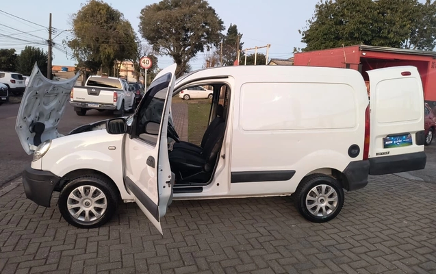 imagem-https://www.socarrao.com.br/sc-vehicle-images-prod/3796358/1789268885064-V2hhdHNBcHAgSW1hZ2UgMjAyNi0wOS0xMiBhdCAyMy40OC41MS5qcGVn.jpeg
