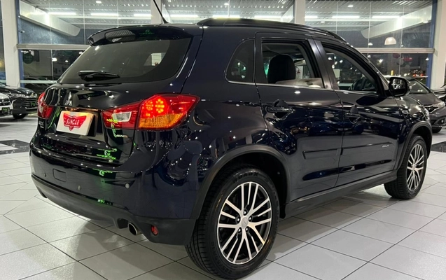 imagem-https://www.socarrao.com.br/sc-vehicle-images-prod/3799324/1789323143500-19_061755.jpg