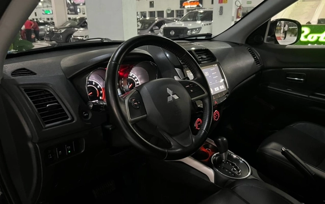 imagem-https://www.socarrao.com.br/sc-vehicle-images-prod/3799324/1789323143508-25_061755.jpg