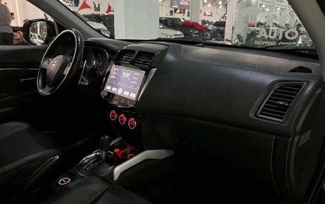 imagem-https://www.socarrao.com.br/sc-vehicle-images-prod/3799324/1789323143511-27_061755.jpg