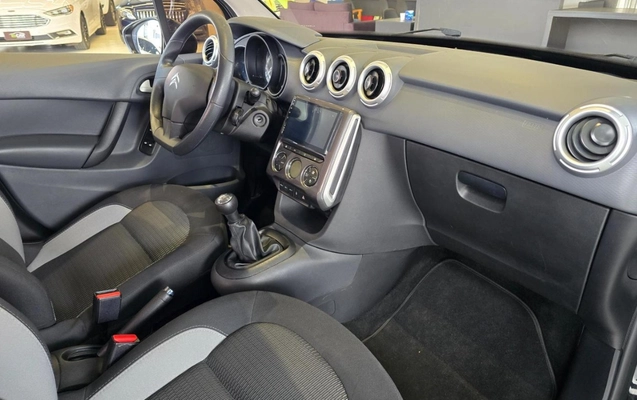 imagem-https://www.socarrao.com.br/sc-vehicle-images-prod/3799391/1789328087665-ODI4ODU0NF84X1dfM2MyNTlmZWY1Yi5qcGVn.jpeg