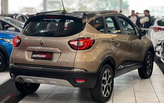 imagem-https://www.socarrao.com.br/sc-vehicle-images-prod/3799590/1789340657323-8461705_5_B_792627b22e.jpeg