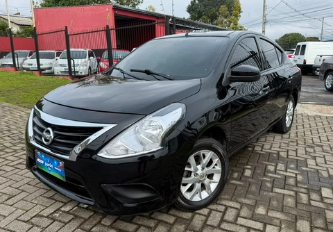 Nissan VERSA 2017 Prata — foto 1 de 3