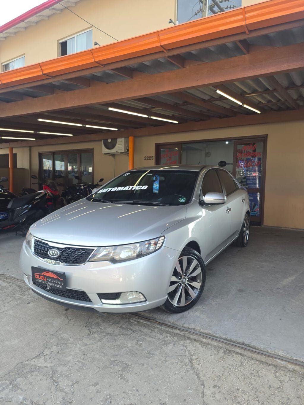 Kia Cerato 1.6 16V Aut. 2013 Cinza — foto 1 de 3
