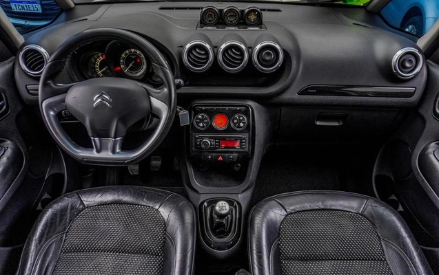 imagem-https://www.socarrao.com.br/sc-vehicle-images-prod/38058/1787938615887-7542437_1_B_2873ce7143.jpeg