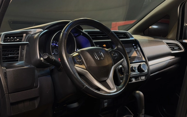 imagem-https://www.socarrao.com.br/sc-vehicle-images-prod/3806928/1789382550058-1_074041.jpg