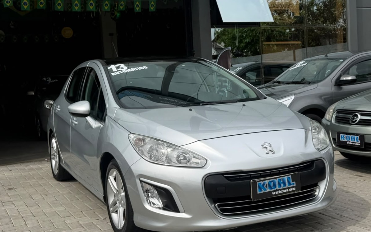 Peugeot 308 2013 Prata — foto 1 de 3