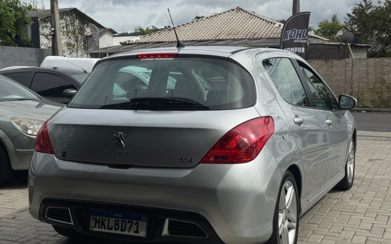 imagem-https://www.socarrao.com.br/sc-vehicle-images-prod/3806934/1789383651078-V2hhdHNBcHAgSW1hZ2UgMjAyNi0wOS0xMiBhdCAxNC41Ny4xMy5qcGVn.jpeg