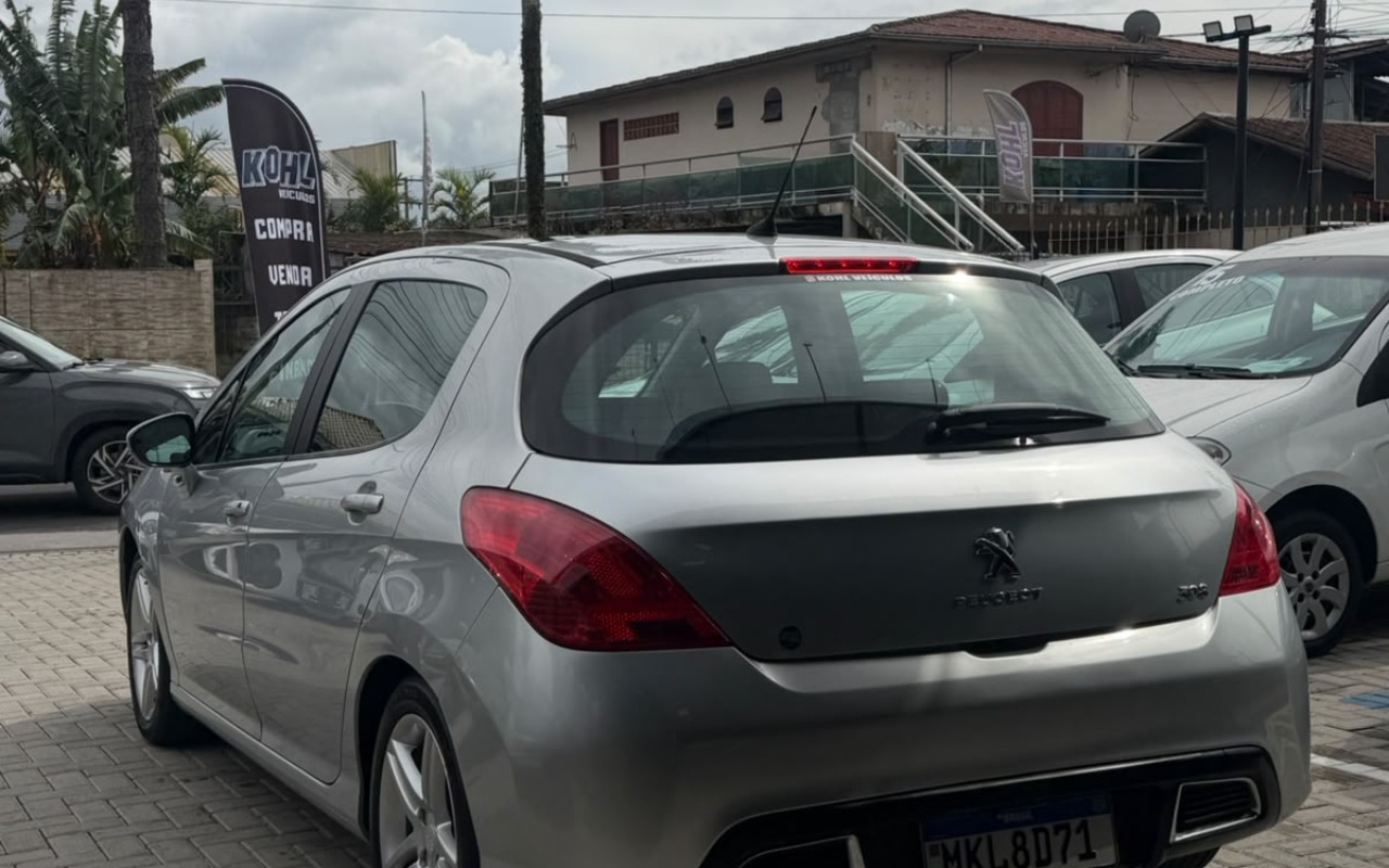 imagem-https://www.socarrao.com.br/sc-vehicle-images-prod/3806934/1789383651170-V2hhdHNBcHAgSW1hZ2UgMjAyNi0wOS0xMiBhdCAxNC41Ny4xNCAoMSkuanBlZw.jpeg