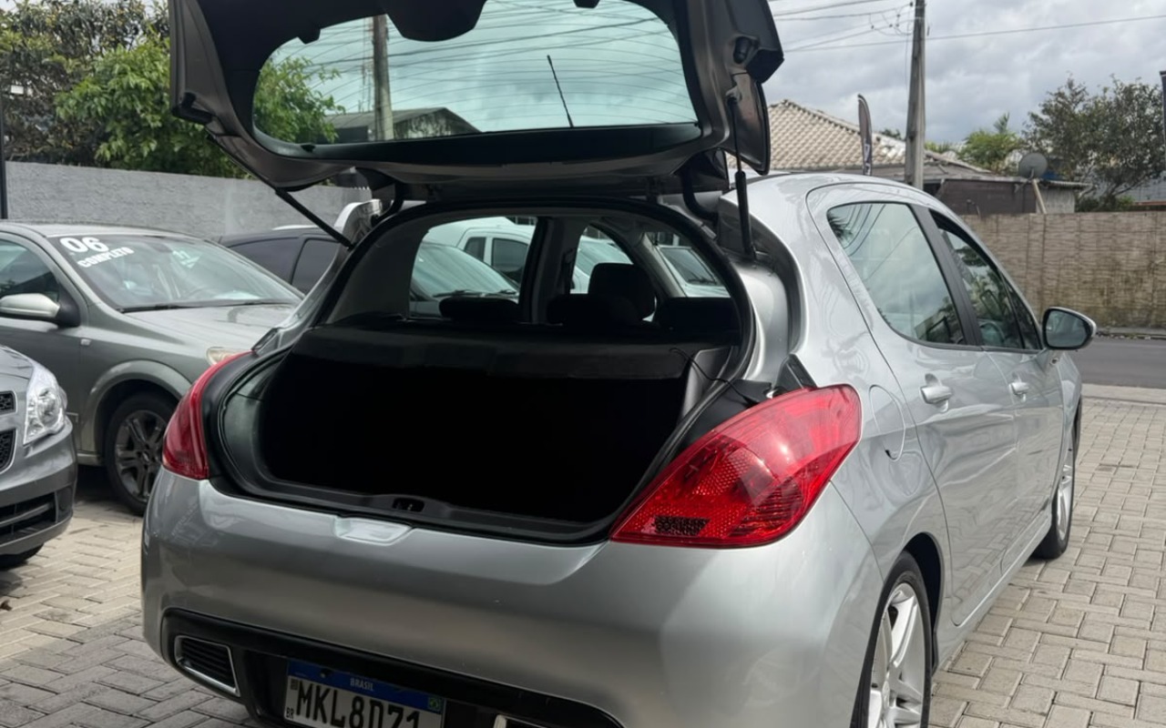 imagem-https://www.socarrao.com.br/sc-vehicle-images-prod/3806934/1789383651237-V2hhdHNBcHAgSW1hZ2UgMjAyNi0wOS0xMiBhdCAxNC41Ny4zNCAoMSkuanBlZw.jpeg