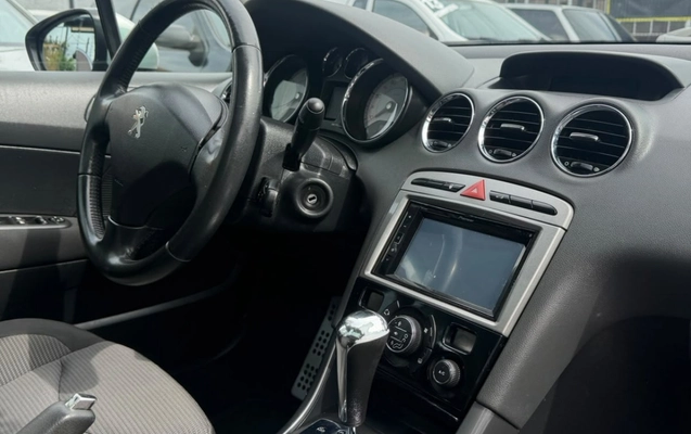 imagem-https://www.socarrao.com.br/sc-vehicle-images-prod/3806934/1789383651624-V2hhdHNBcHAgSW1hZ2UgMjAyNi0wOS0xMiBhdCAxNC41Ny4zNCAoMikuanBlZw.jpeg