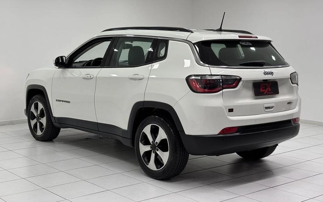 imagem-https://www.socarrao.com.br/sc-vehicle-images-prod/3807176/1789385882742-7809731_2_B_ed0522b760.jpeg
