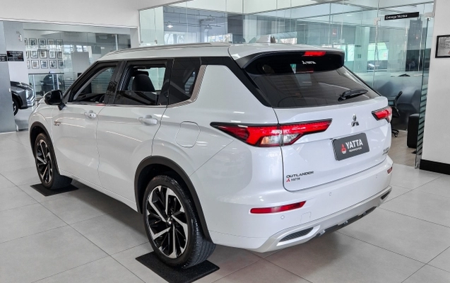 imagem-https://www.socarrao.com.br/sc-vehicle-images-prod/3808164/1789389046220-FkMPFzcwoaVDUJjkdmc2OBrQdCTCME7p.jpg