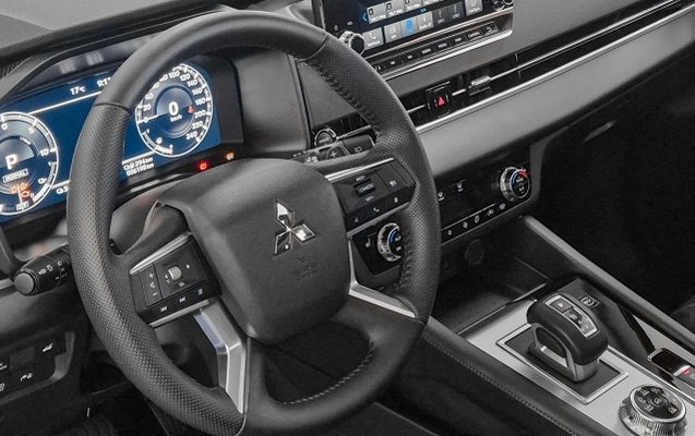 imagem-https://www.socarrao.com.br/sc-vehicle-images-prod/3808164/1789389046227-LonUsb8Iw9h4HiQs4U5br6jTUaH7lXyE.jpg