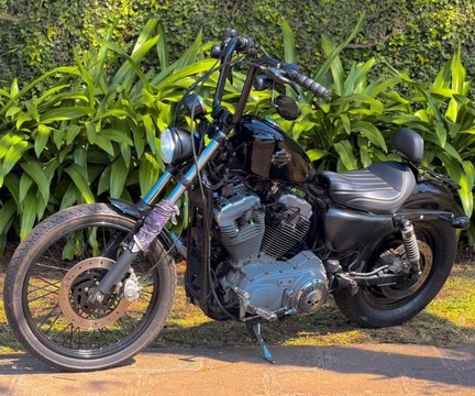 HARLEY-DAVIDSON XL 883 CUSTOM 2005 Preto — foto 1 de 3