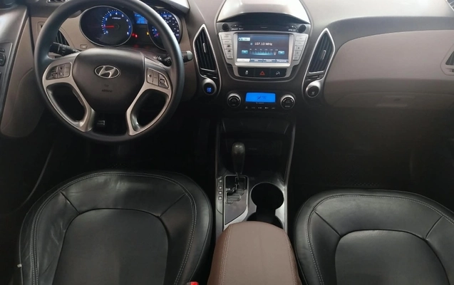 imagem-https://www.socarrao.com.br/sc-vehicle-images-prod/3808318/1789489224460-z5vGMPgTlUWQXbBjp9mZrrwwGtsqYww1.jpg