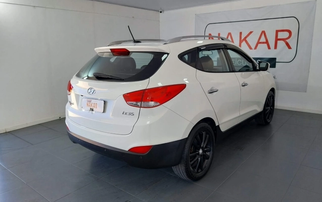 imagem-https://www.socarrao.com.br/sc-vehicle-images-prod/3808318/1789489224463-zbNwY5N2ufK7xtt7nHp7095s5mb2NRJq.jpg