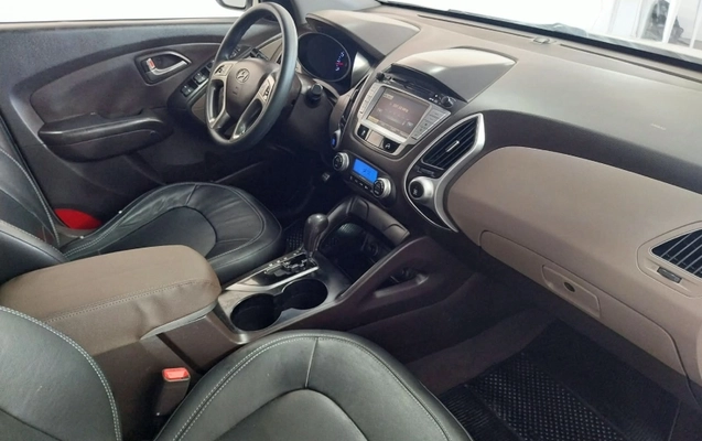 imagem-https://www.socarrao.com.br/sc-vehicle-images-prod/3808318/1789489224469-Y7NVbBW87qBQSI3EXeGa8FlKMgauCprC.jpg