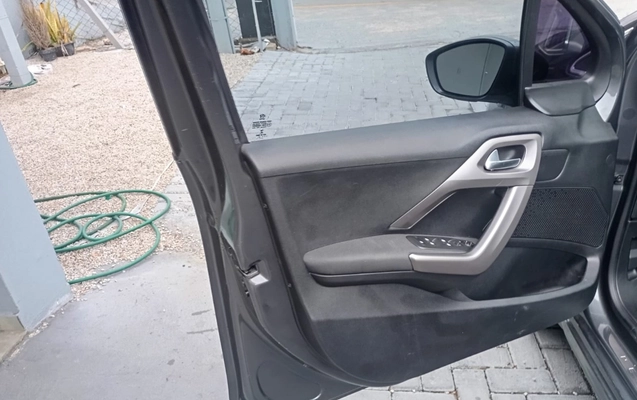 imagem-https://www.socarrao.com.br/sc-vehicle-images-prod/3808418/1789389747031-V2hhdHNBcHAgSW1hZ2UgMjAyNi0wNy0xNCBhdCAwOS41MC4xMCAoMykuanBlZw.jpeg