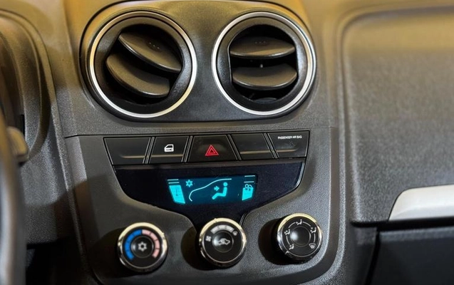 imagem-https://www.socarrao.com.br/sc-vehicle-images-prod/3808656/1789390602951-8440796_13_B_3c61e44fd4.jpeg
